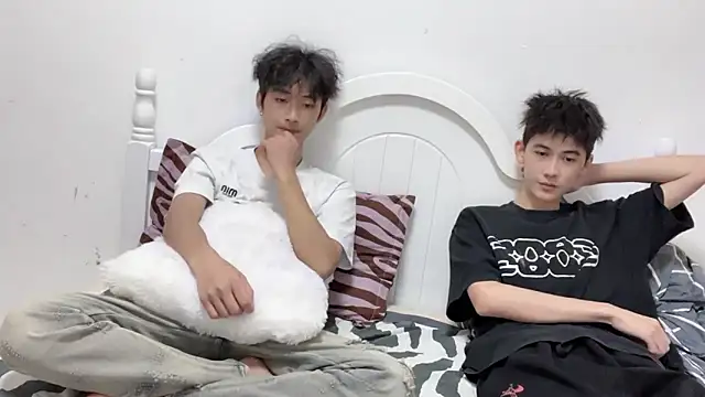 Snapshot of yangyang-2563 chatting on 11, 10, 2025 yangyang-2563 online show from 11, 10, 2025