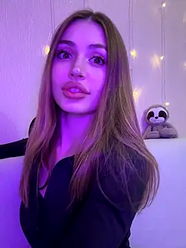 Elizabeth Tay online show from 2, 12, 2025