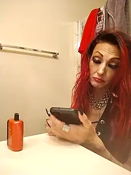 Snapshot of felony000 chatting on 8, 11, 2025 felony000 online show from 8, 11, 2025