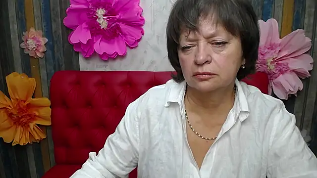 Snapshot of MaltaFora chatting on 8, 10, 2025 MaltaFora online show from 8, 10, 2025