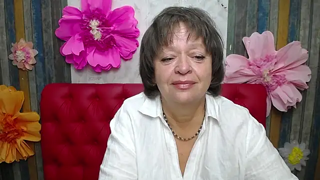 Snapshot of MaltaFora chatting on 12, 10, 2025 MaltaFora online show from 12, 10, 2025