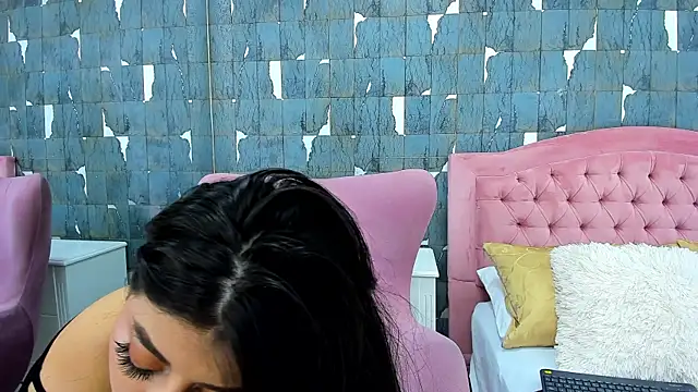 Snapshot of EvelynBun chatting on 14, 11, 2025 EvelynBun online show from 14, 11, 2025