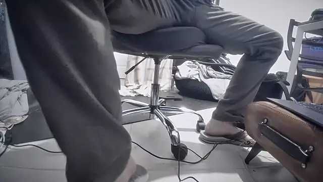 Snapshot of jasoncali305 chatting on 22, 11, 2025 jasoncali305 online show from 22, 11, 2025