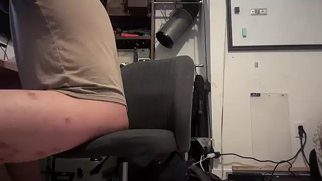 Snapshot of jasoncali305 chatting on 4, 12, 2025 jasoncali305 online show from 4, 12, 2025