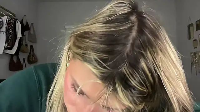 AnnGrayson online show from 29, 10, 2025