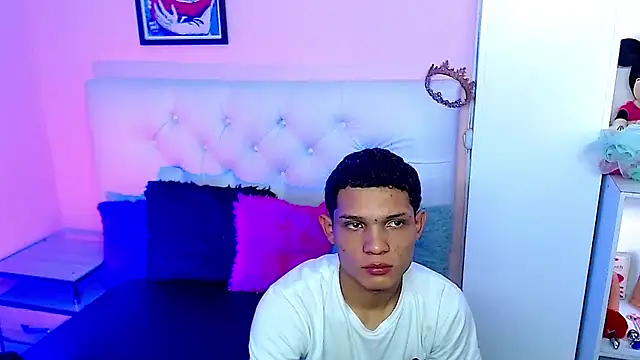 Snapshot of EL_VENEZOLANO_22CM chatting on 25, 9, 2025 EL VENEZOLANO 22CM online show from 25, 9, 2025