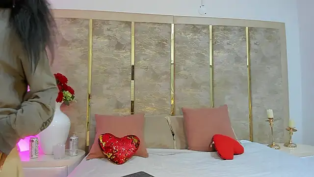 AishaValcazar online show from 3, 2, 2026