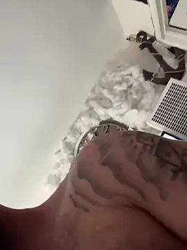 Snapshot of skip69xxx chatting on 11, 11, 2025 skip69xxx online show from 11, 11, 2025