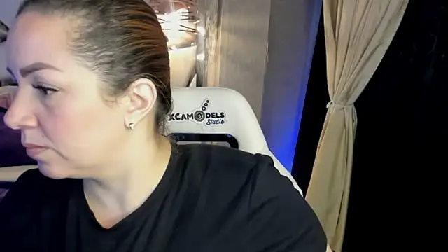 alexiaystive3 online show from 1, 10, 2025