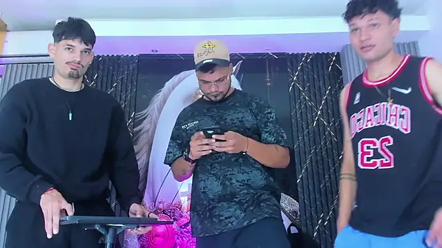 Snapshot of Iam_Steven chatting on 15, 11, 2025 Iam Steven online show from 15, 11, 2025