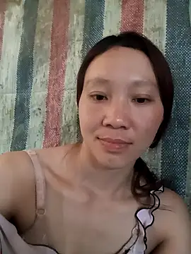 Snapshot of bonnie-00 chatting on 7, 5, 2026 bonnie-00 online show from 7, 5, 2026