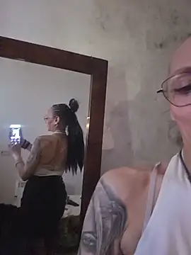 Snapshot of jasonee13 chatting on 24, 5, 2026 jasonee13 online show from 24, 5, 2026