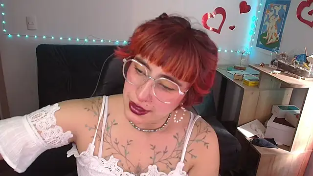 Snapshot of Miacatsito3 chatting on 24, 4, 2026 Miacatsito3 online show from 24, 4, 2026