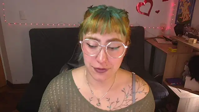 Snapshot of Miacatsito3 chatting on 10, 7, 2026 Miacatsito3 online show from 10, 7, 2026