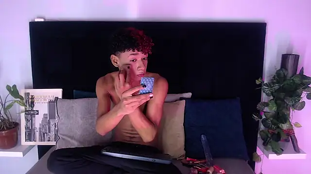 Snapshot of Billie_Turner_ chatting on 21, 11, 2025 Billie Turner online show from 21, 11, 2025