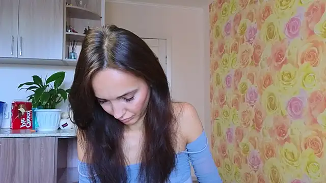 Lillian-Clark online show from 13, 11, 2025