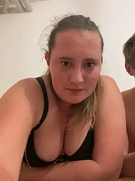 Snapshot of CurvySabrina chatting on 29, 9, 2025 CurvySabrina online show from 29, 9, 2025