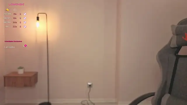 Snapshot of Frences_Eyes chatting on 29, 10, 2025 Frences Eyes online show from 29, 10, 2025