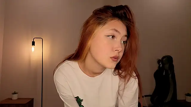 Snapshot of Frences_Eyes chatting on 14, 11, 2025 Frences Eyes online show from 14, 11, 2025