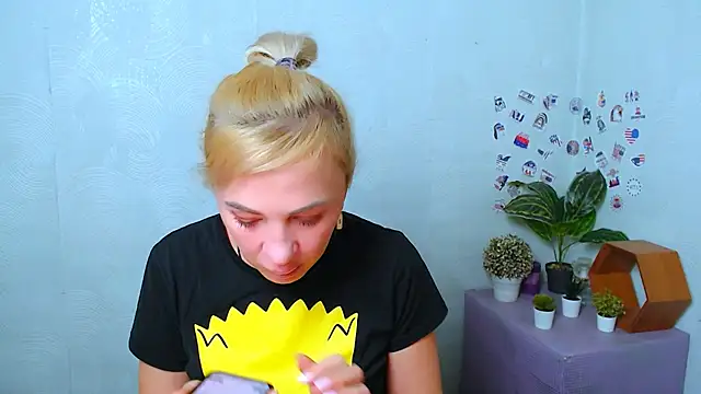 EmmaCat  online show from 3, 12, 2025