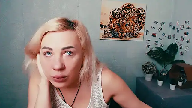 EmmaCat  online show from 5, 3, 2026