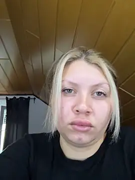 Snapshot of Juliane_Deutschland chatting on 6, 10, 2025 Juliane Deutschland online show from 6, 10, 2025