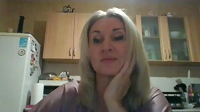 Tovelyn online show from 3, 10, 2025