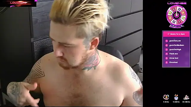 Snapshot of ThatAltGuy chatting on 13, 10, 2025 ThatAltGuy online show from 13, 10, 2025