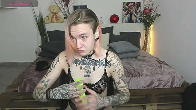 Snapshot of MonikaLowww chatting on 22, 9, 2025 MonikaLowww online show from 22, 9, 2025