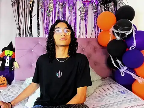 EthanBlackwoodd online show from 2, 11, 2025