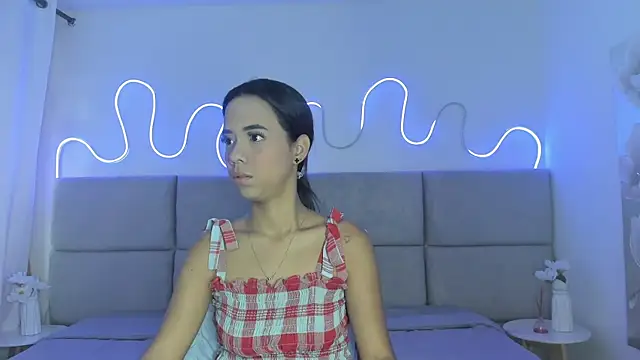 Snapshot of Anntonellaa chatting on 1, 11, 2025 Anntonellaa online show from 1, 11, 2025