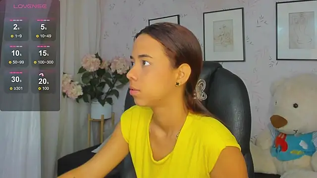 Snapshot of Anntonellaa chatting on 15, 11, 2025 Anntonellaa online show from 15, 11, 2025