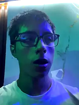 Snapshot of EstivenSallas chatting on 16, 11, 2025 EstivenSallas online show from 16, 11, 2025