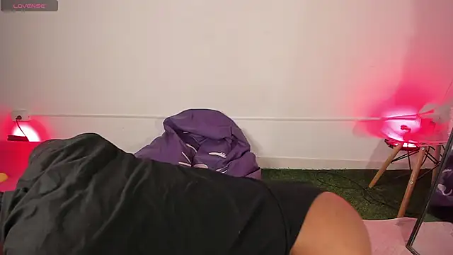 Snapshot of EstivenSallas chatting on 26, 11, 2025 EstivenSallas online show from 26, 11, 2025