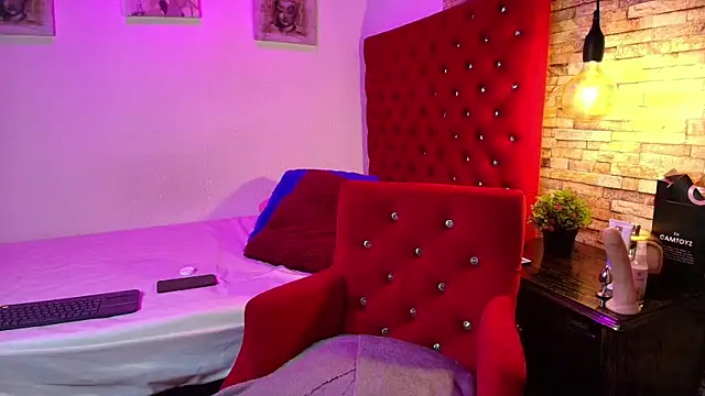 Snapshot of CoffeNaughty_nom chatting on 3, 10, 2025 CoffeNaughty nom online show from 3, 10, 2025