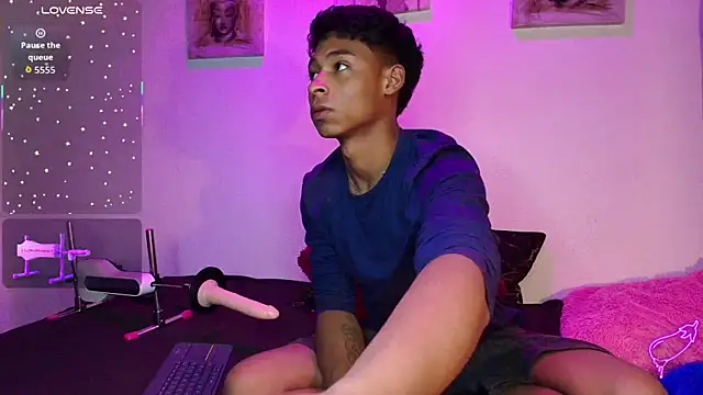 Snapshot of CoffeNaughty_nom chatting on 4, 10, 2025 CoffeNaughty nom online show from 4, 10, 2025