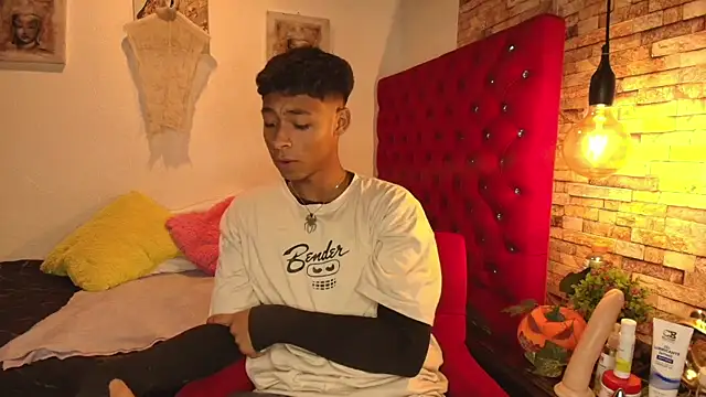 Snapshot of CoffeNaughty_nom chatting on 23, 10, 2025 CoffeNaughty nom online show from 23, 10, 2025