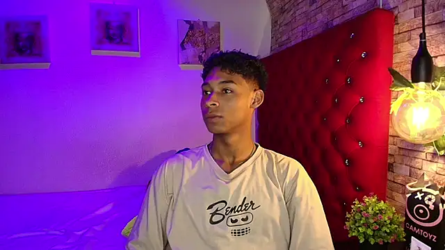 Snapshot of CoffeNaughty_nom chatting on 14, 11, 2025 CoffeNaughty nom online show from 14, 11, 2025