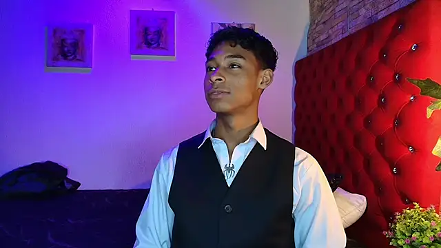 Snapshot of CoffeNaughty_nom chatting on 20, 11, 2025 CoffeNaughty nom online show from 20, 11, 2025