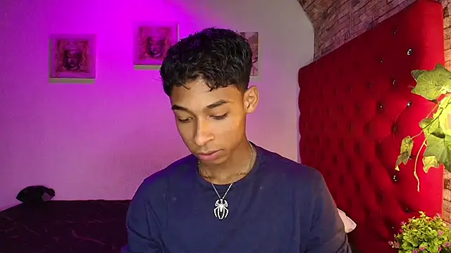 Snapshot of CoffeNaughty_nom chatting on 21, 11, 2025 CoffeNaughty nom online show from 21, 11, 2025