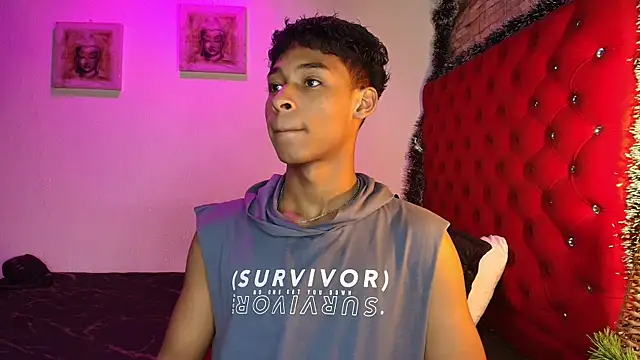 Snapshot of CoffeNaughty_nom chatting on 25, 11, 2025 CoffeNaughty nom online show from 25, 11, 2025