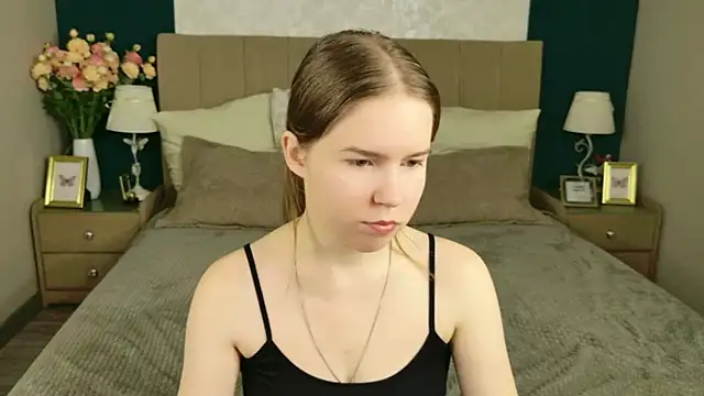 Snapshot of Alida_Brice chatting on 23, 11, 2025 Alida Brice online show from 23, 11, 2025