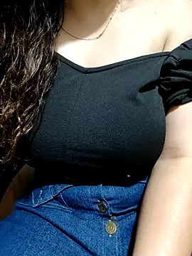 Snapshot of sassy_aly007 chatting on 22, 11, 2025 sassy aly007 online show from 22, 11, 2025