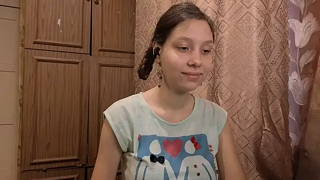 QutieDaSweet online show from 4, 11, 2025