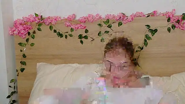 Lilith Bonheur online show from 18, 10, 2025