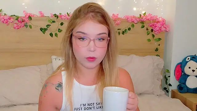 Lilith Bonheur online show from 7, 11, 2025