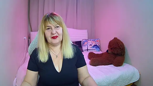 Snapshot of EmmaEllison chatting on 17, 2, 2026 EmmaEllison online show from 17, 2, 2026