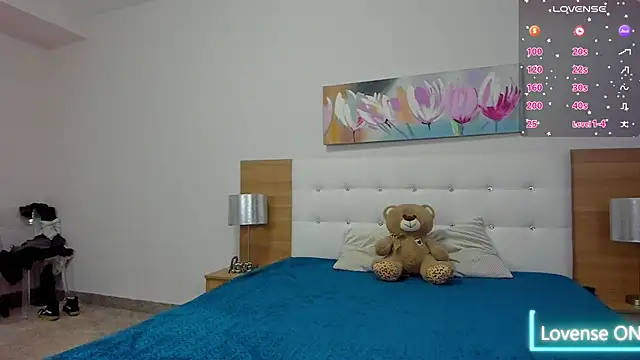 LovelySophie3 online show from 28, 10, 2025