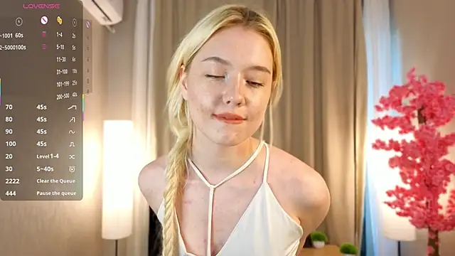 Snapshot of Flirty_lee chatting on 1, 10, 2025 Flirty lee online show from 1, 10, 2025