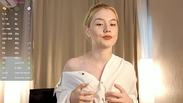 Snapshot of Flirty_lee chatting on 2, 10, 2025 Flirty lee online show from 2, 10, 2025